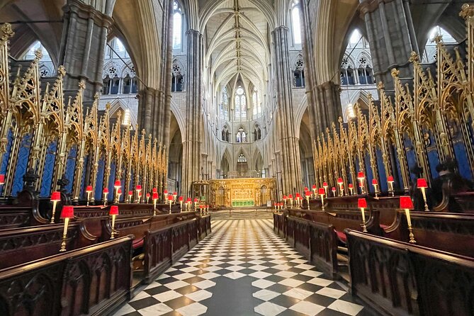 London Tour: Changing of the Guard, Westminster Abbey & Tower - Starting beneath Big Ben at Parliament Square