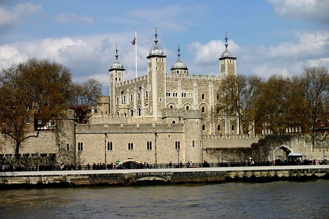 London Vintage Bus Tour Including River Thames Cruise with Optional Lunch - Westminster Abbey, Parliament Square, and Big Ben
