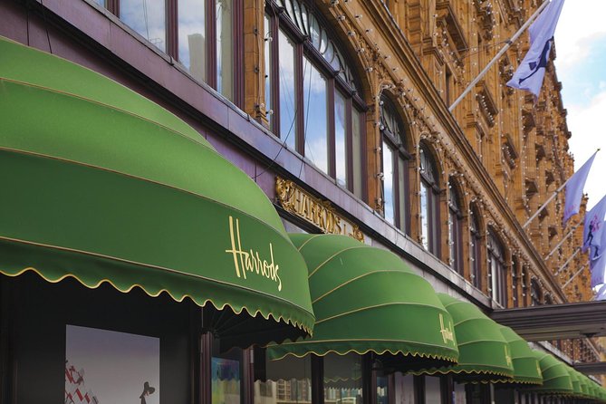 London Vintage Bus Tour with Cream Tea at Harrods - The Tower of London and the move to the river