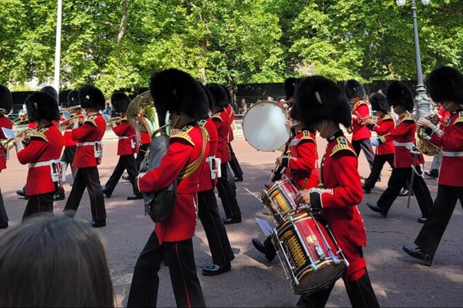 London: Westminster Abbey, Big Ben & Changing of the Guards Tour - Changing of the Guard and the importance of timing