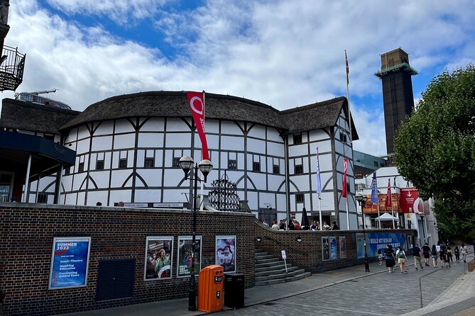 London Witches and History Walking Tour - Shakespeare’s Globe and the witch behind a play