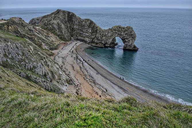 Lulworth Cove & Durdle Door Mini-Coach Tour from Bournemouth - The guides add more than a bus transfer