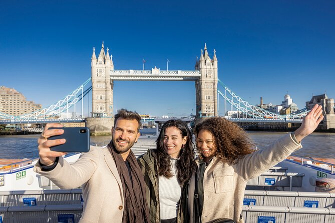 Lunch River Cruise on the Thames with 2-Course Meal - Lunch service and what to expect on the plate