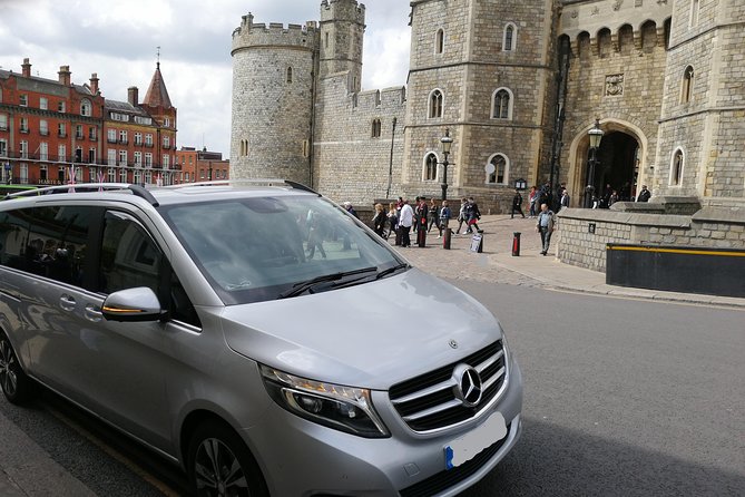 Luxury Private Day Hire London-London Stopover at Windsor & Hampton Court Palace - The 50-minute transfer to Hampton Court