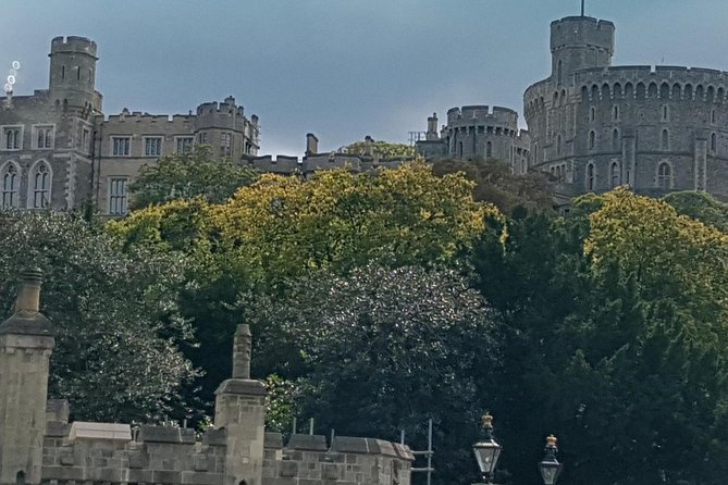 Luxury Private Day Hire London-London Stopover at Windsor & Hampton Court Palace - Who gets the most from this London day trip