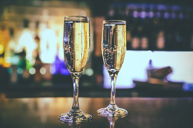 Madame Tussauds London Fast Track and Champagne Experience - Starting with Champagne at the 1835 Bar