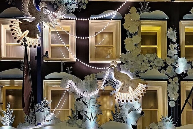 Magical London Christmas Lights Walking Tour with a Londoner - Starting at Covent Garden at 4 pm