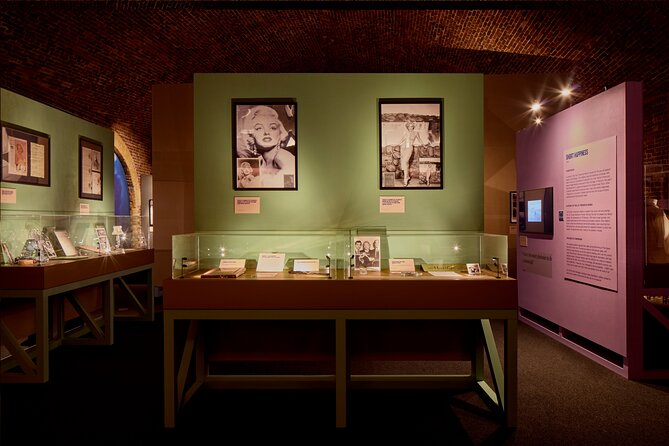 Marilyn: The Exhibition - The collection goes beyond the white dress