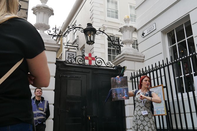 Mary Poppins Small Group Walking Tour of London - Covent Garden and Topsy’s shop