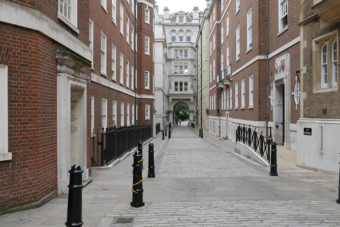 Mary Poppins Small Group Walking Tour of London - What the two-hour format really means