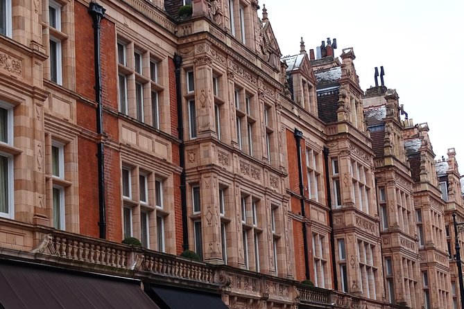Mayfair, London's famous aristocratic village - Exclusive, Private Walking Tour - Royal Academy of Arts and Burlington House