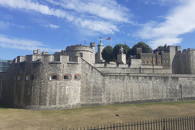 Medieval History Walking Tour from The Tower of London - Sir Francis Drake at the Golden Hinde