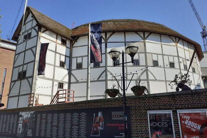 Medieval History Walking Tour from The Tower of London - The Thames, from geological age to grim punishment
