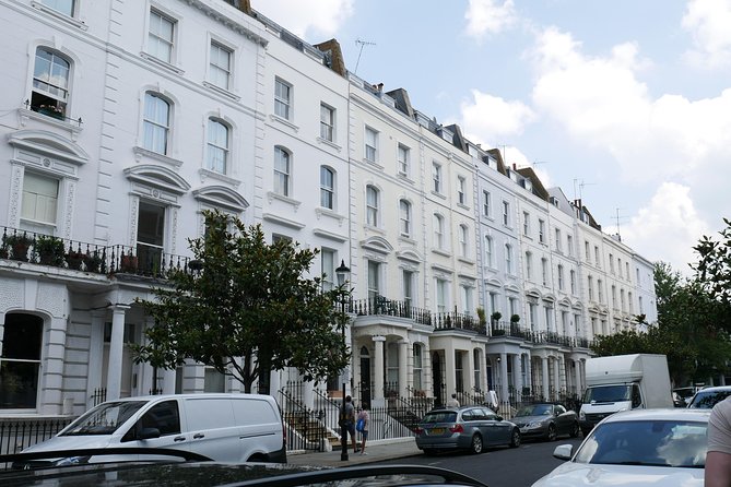 Notting Hill Walking Tour for Small Groups - Portobello Road Market: give yourself time to browse