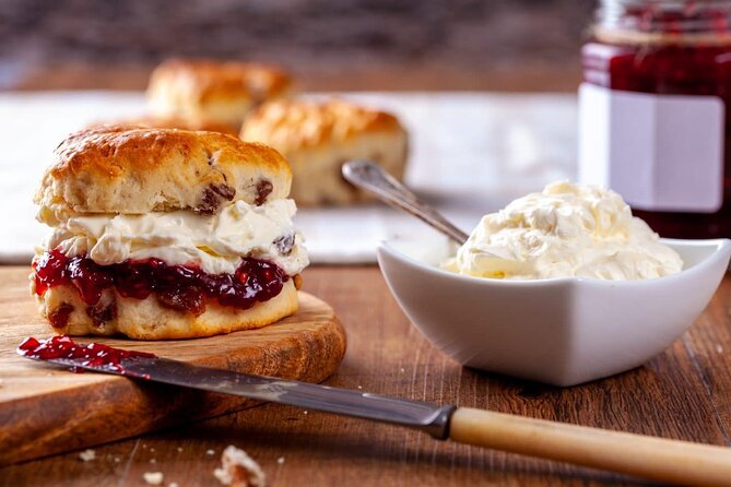 Notting Hill Walking Tour with Cream Tea - Albert Memorial, Royal Albert Hall, and Tea