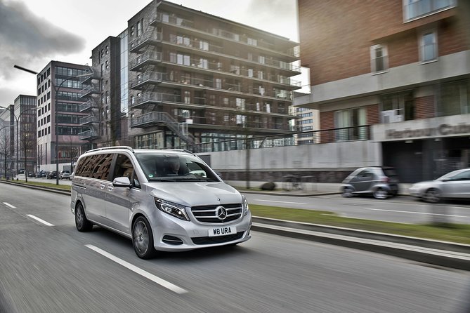 Nottinghamshire to London Heathrow Airport (LHR) Luxury Transfers - What the vehicle is like on a long airport run
