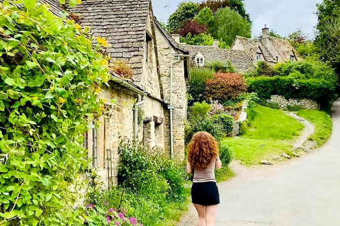 One Day Tour from London to The Cotswolds - The 9:00 a.m. pickup and the road west
