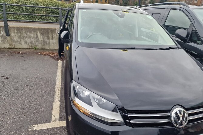 One Way Taxi Transfer from Heathrow Airport to City Airport - Meeting your driver inside Heathrow