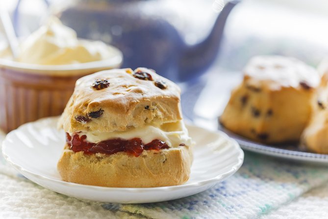 Overnight Lake District with Cream Tea and Cruise from London - Cruising across Windermere for 45 minutes