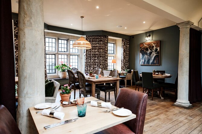 Oxford and Cotswolds Tour with Country Pub Lunch from London - Burford offers the first taste of the Cotswolds