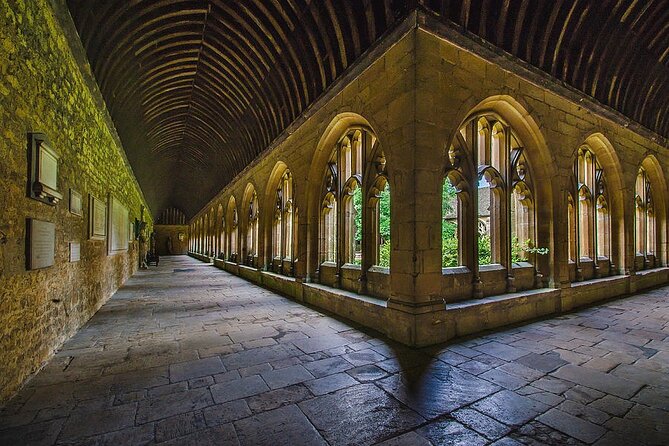 Oxford Harry Potter Film Locations Walking Tour by Alumni™ - Starting at Broad Street with the royal blue clue