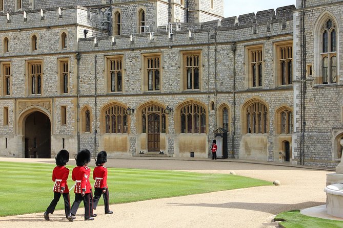Oxford, Windsor and Eton - Day Tour from Brighton - Eton: an easy walk across the river