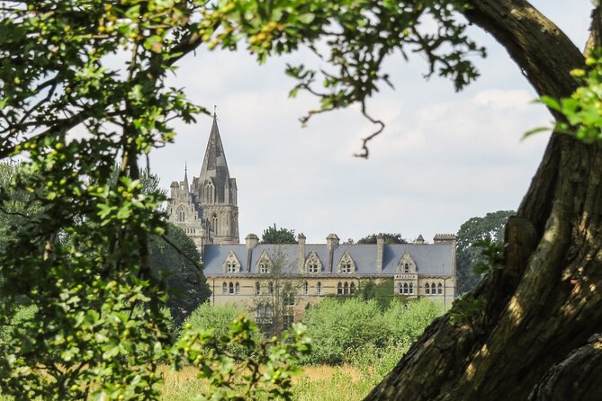 Oxford, Windsor and Eton - Day Tour from Brighton - The guide and coach shape the experience