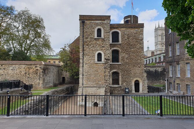 Palaces, Parliament & Power: A Walking Tour of London's Royal City - St. James’s Park, where the route slows down