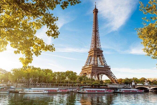 Paris by Rail - Sightseeing Bus and Eiffel Tower Champagne Lunch - Meeting the guide at Gare du Nord