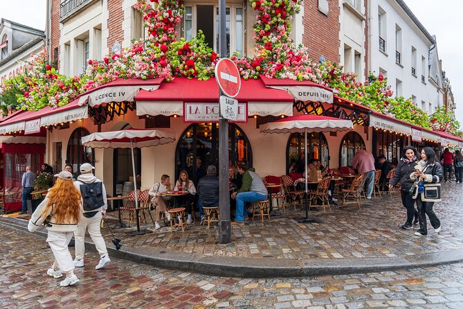 Paris Explorer Rail Tour from London with Paris Sightseeing Bus - Choosing Between the Eiffel Tower and the Louvre