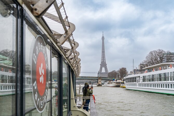 Paris Explorer Rail Tour from London with Paris Sightseeing Bus - Notre-Dame and the Île de la Cité