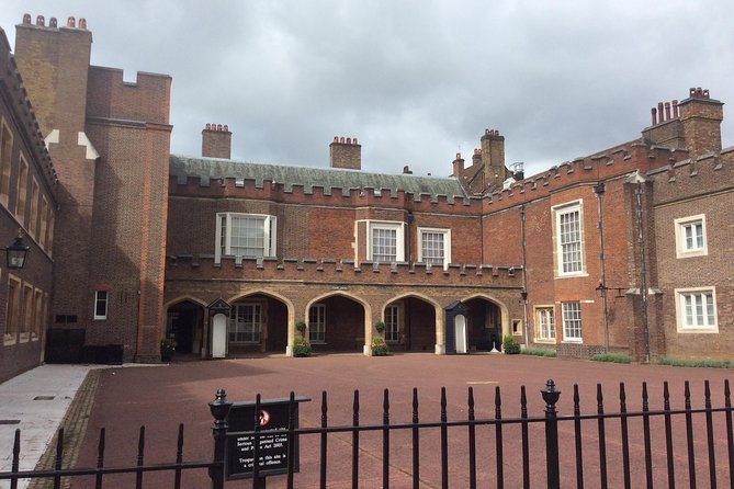 Princess Diana Private Walking Tour of London - Finishing at Café Diana