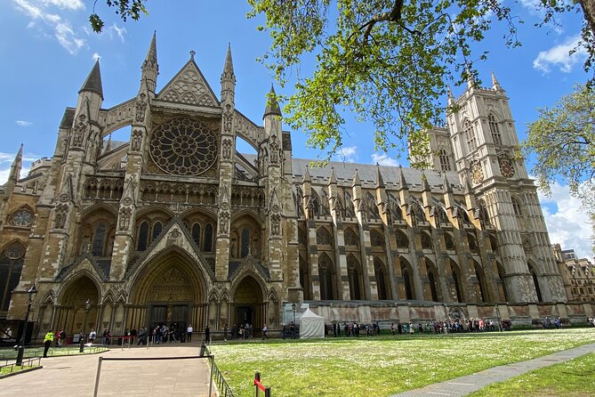 Priority Access Westminster Abbey Tour with a Professional Guide - Inside the Abbey for 75 to 90 minutes