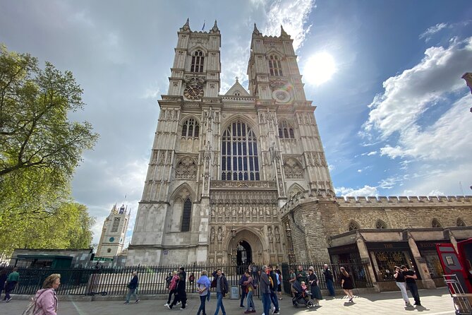 Priority Access Westminster Abbey Tour with a Professional Guide - Who should book this experience?