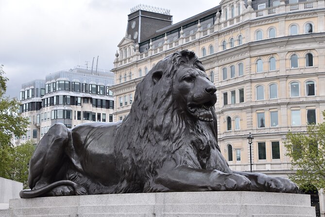 Private 2.5 Hour Taxi Tour of London - London's Greatest Bits! - Piccadilly and Burlington House: London with a few surprises