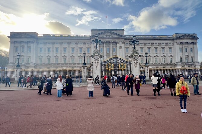 Private 3-Hour London Tour with Pickup – Explore Iconic Landmarks - The Tower of London and Tower Bridge