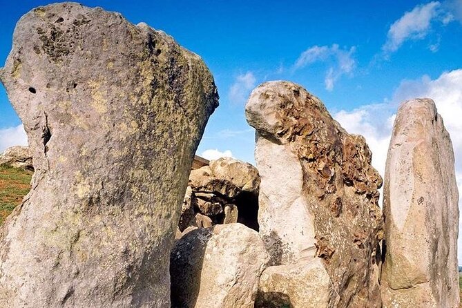 Private Archaeologist Guided Tour Stonehenge, Salisbury & Avebury - West Kennet Long Barrow: a monument you can enter