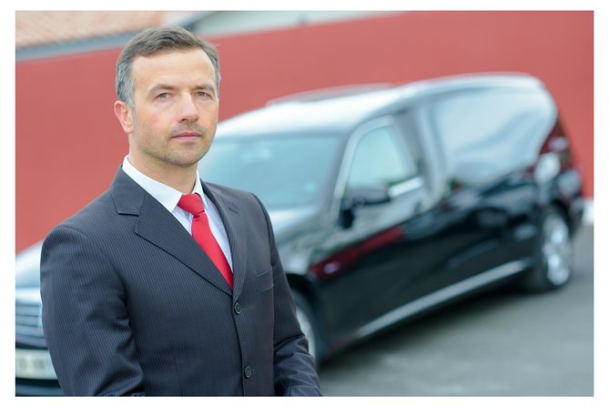 Private Arrival Transfer from Heathrow Airport to London - The meet-and-greet handoff