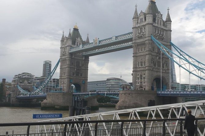Private Arrival Transfer: Gatwick Airport to Central London - When flight disruption changes the plan