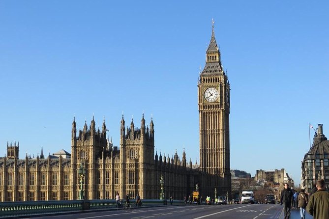 Private Arrival Transfer: Heathrow Airport to London with Stopover at Stonehenge - Three Hours at Stonehenge
