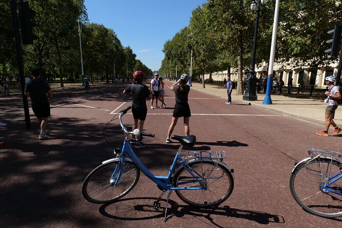 Private Bike or eBike Gold Classic Tour London - Starting in Kennington and setting the plan