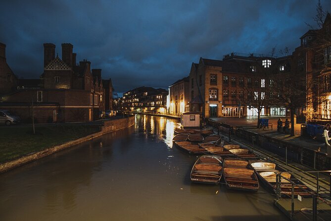 Private | Cambridge University Ghost Tour Led By University Alumni - Trinity College and the science of ghost spotting
