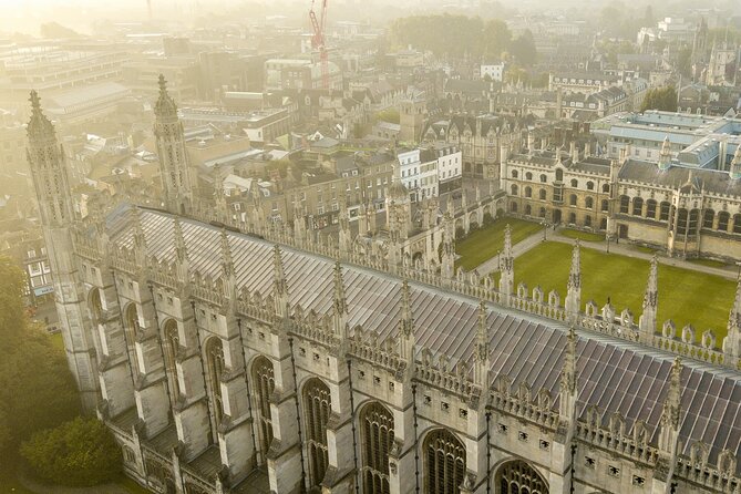 Private | Cambridge University Tour By Alumni™ & King's Chapel - Queens’ College and the Mathematical Bridge