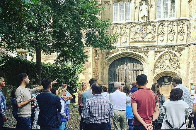Private | Cambridge Walk & Punt Tour by Alumni™ & King's Chapel - College stories at Corpus Christi and Queens’