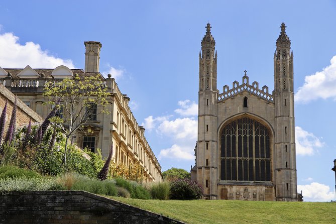 Private Chauffeur Punt Tour - Trinity College, Wren Library, and Trinity Bridge
