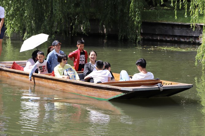 Private Chauffeur Punt Tour - Clare Gardens and Cambridge’s fan-vaulted ceiling