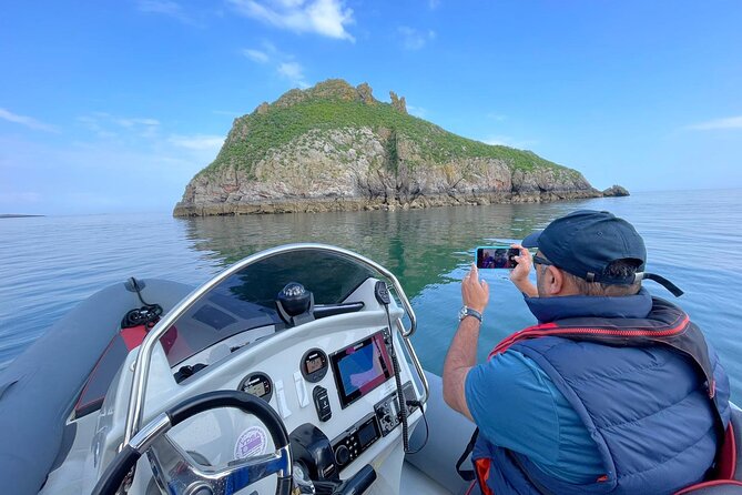 Private Coastal Boat Tour in Torquay - Comfort, weather, and practical preparation