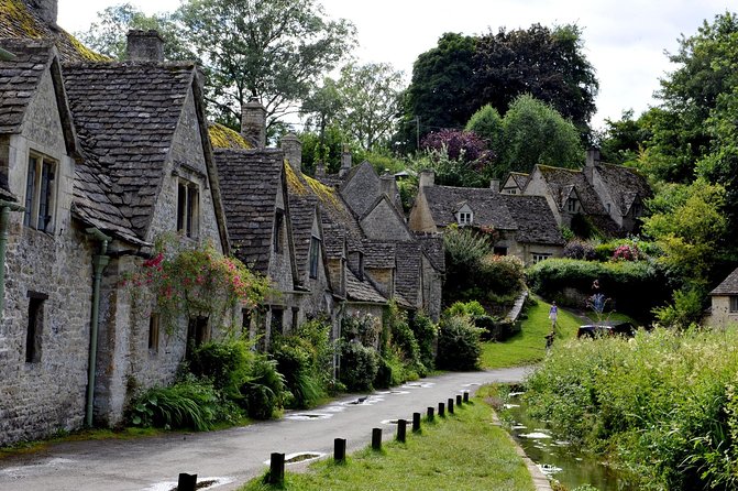 Private Cotswolds tour from Bath - Tetbury: shops, food, and royal connections