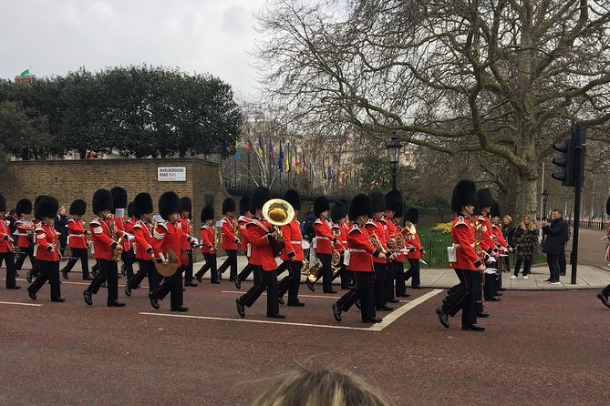 Private Custom Walking Tour: Half Day Sightseeing Tour of London - Buckingham Palace and Changing of the Guard