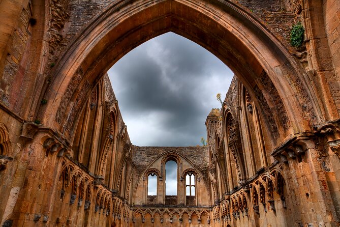 Private Day Tour from Bath to Glastonbury and Wells with Pickup - Vicars’ Close and the Bishop’s Palace